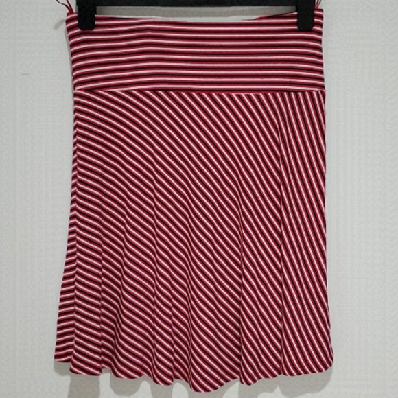 H&M red black white 30" Waist skirt - Picture 1 of 6